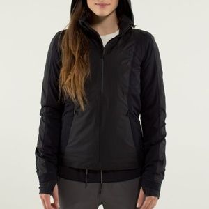 Lululemon Raindrop Jacket in black
